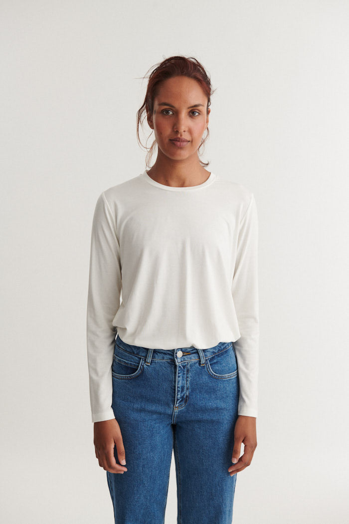 Basic Apparel Jolanda LS Tee T-shirts 003 Off White